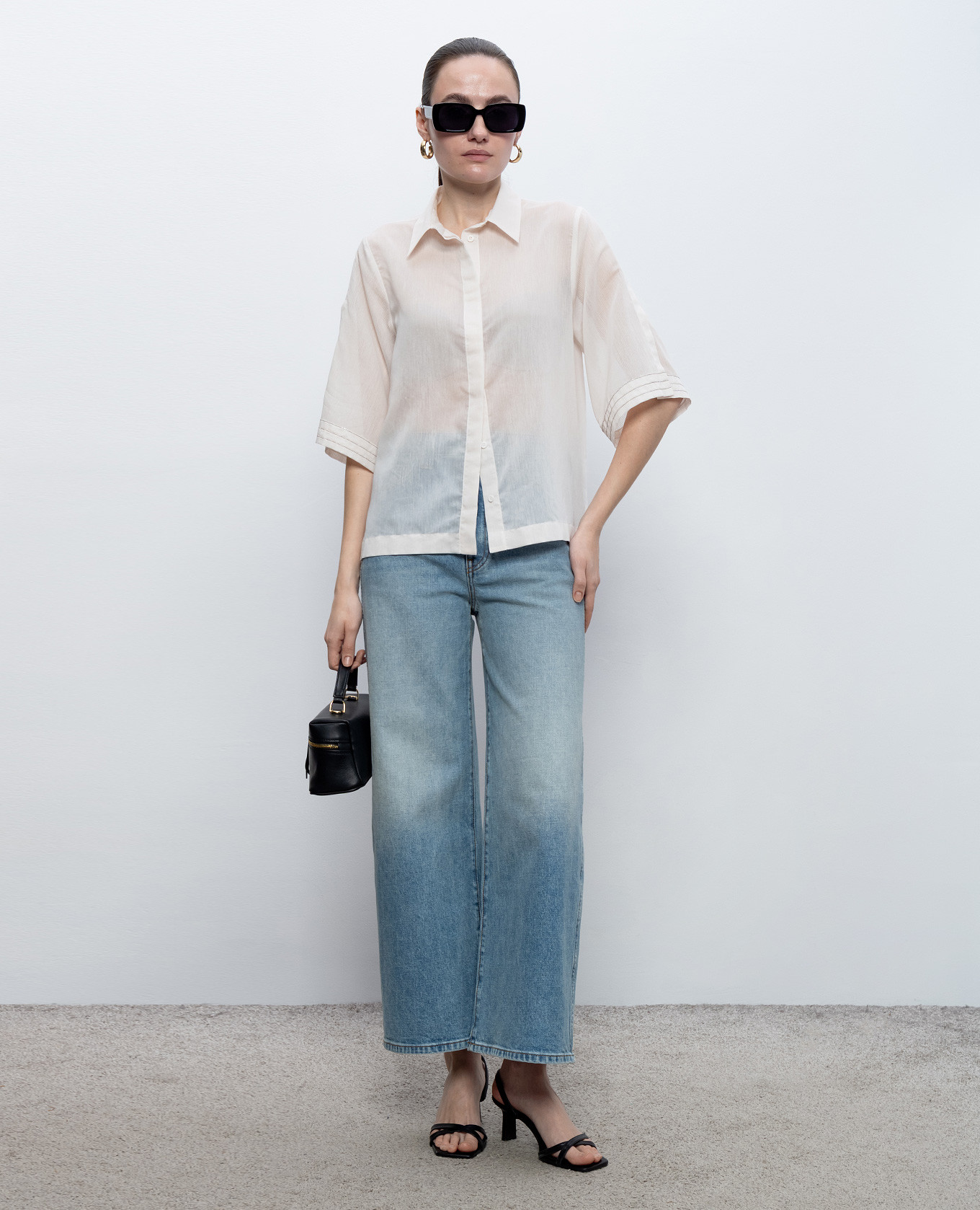

Ivory blouse with monil chain Peserico, Beige