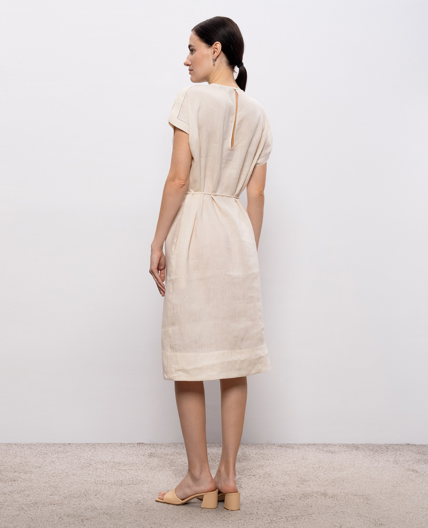 

Beige linen dress Peserico