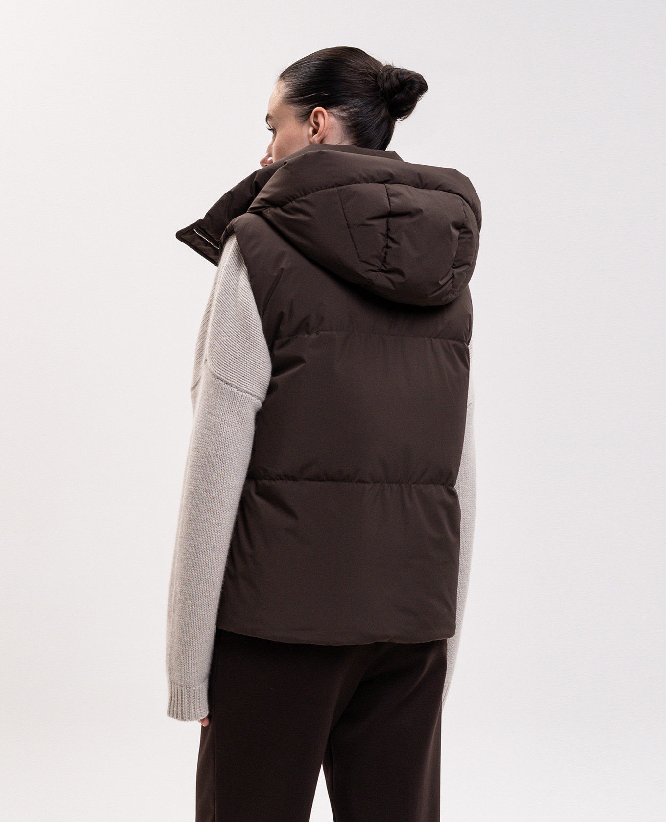 Brown down vest FUENTE MooRER 4
