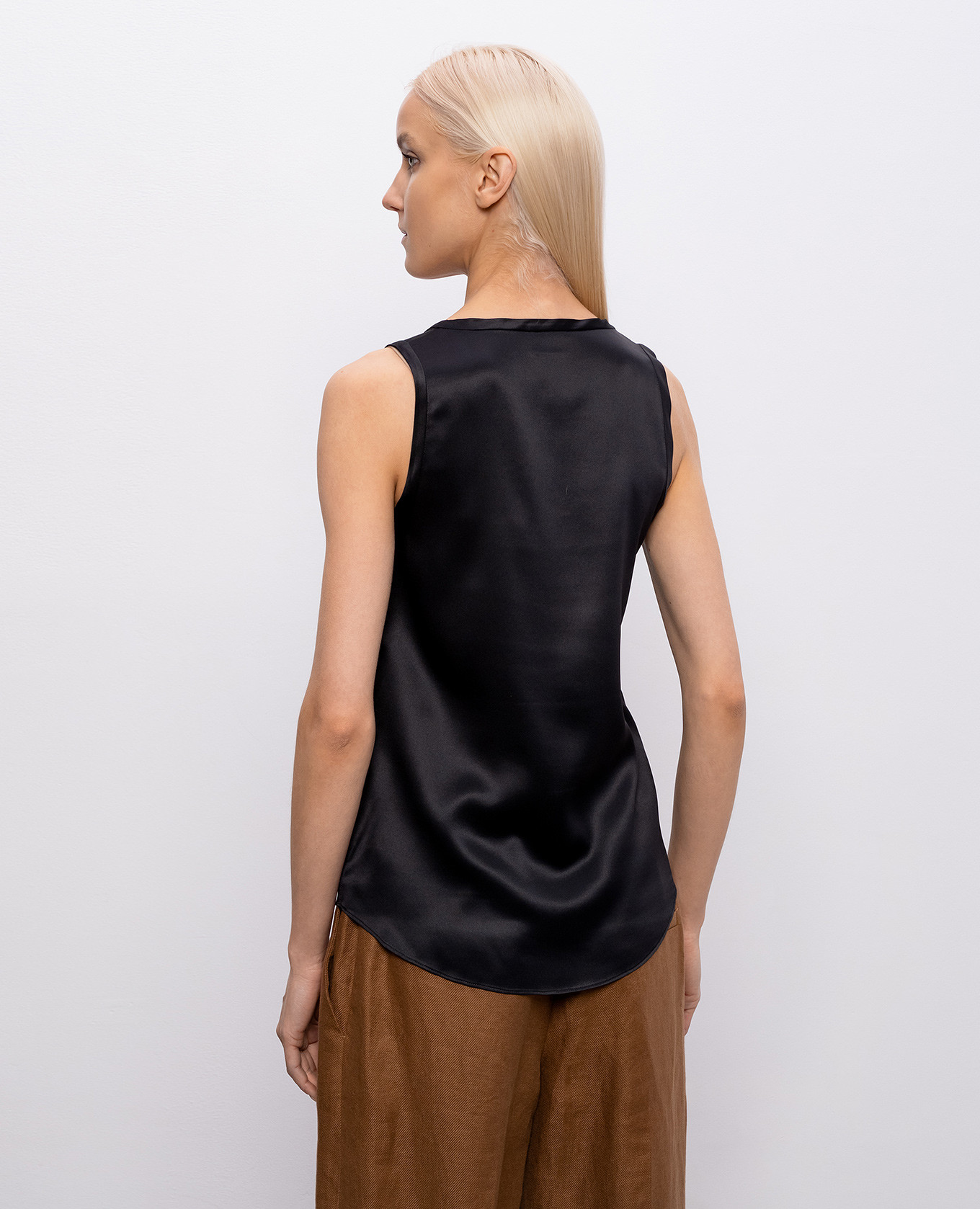 

Black silk top Brunello Cucinelli