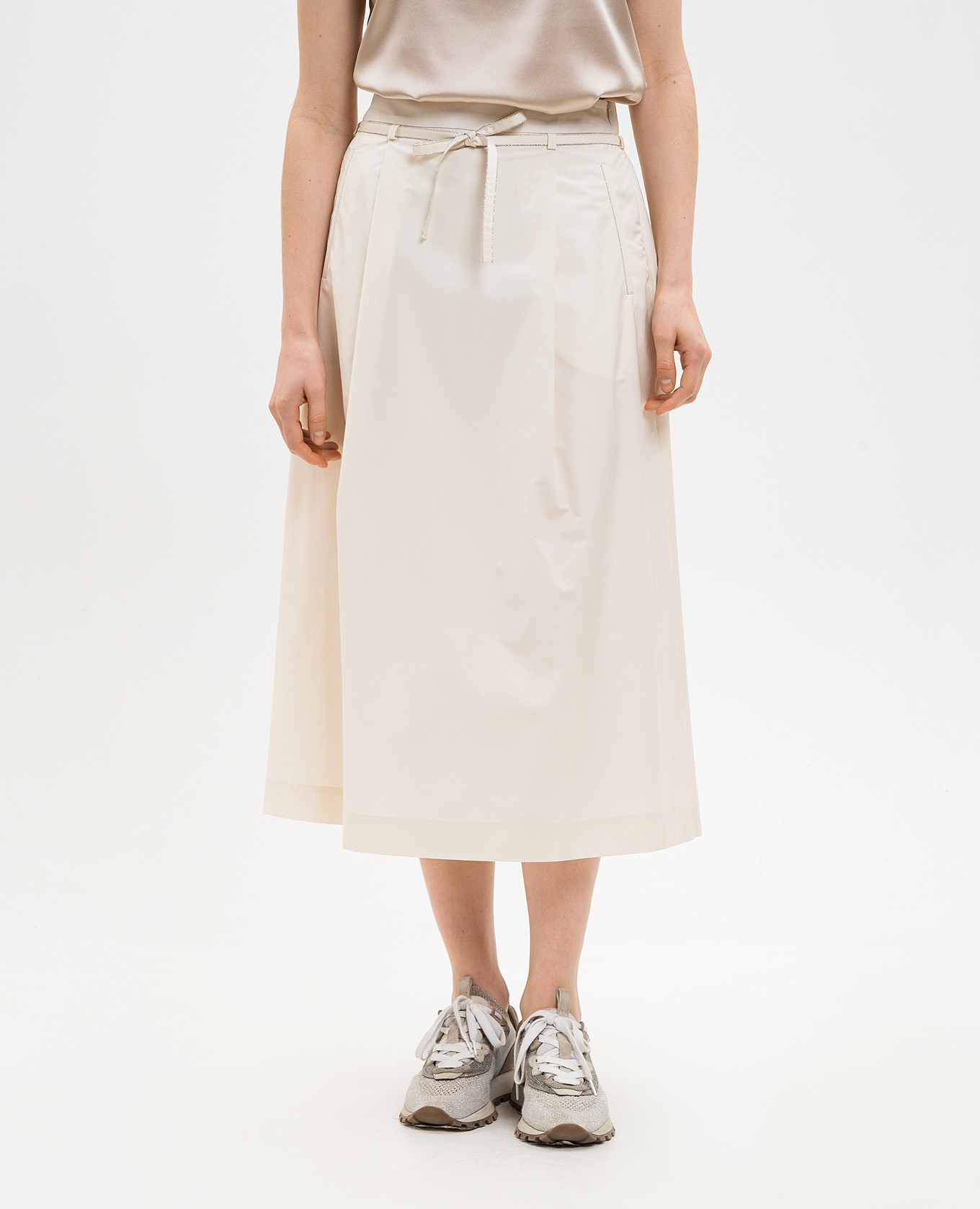 Ivory skirt with monil chain Peserico 3