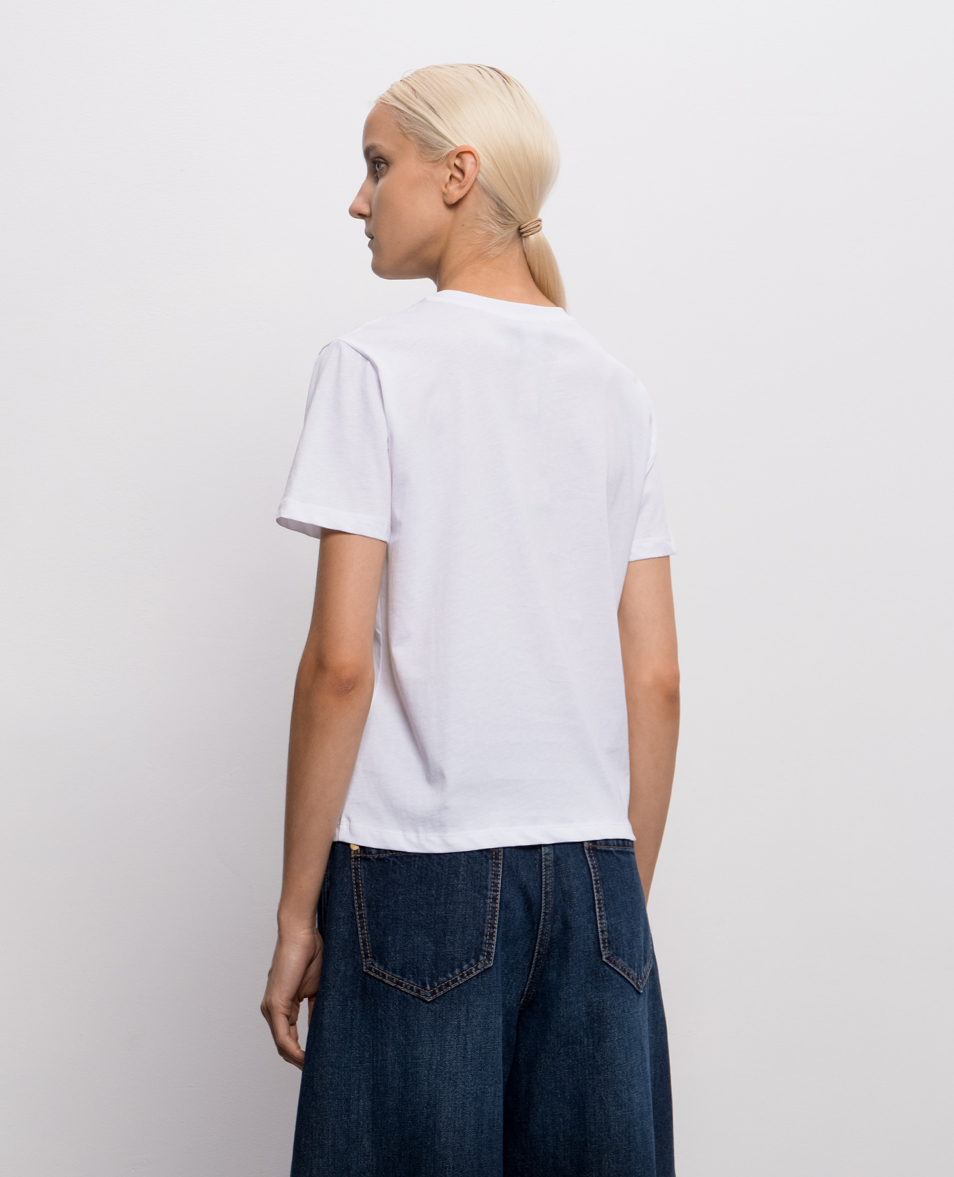 White T-shirt with logo patch Twinset 4