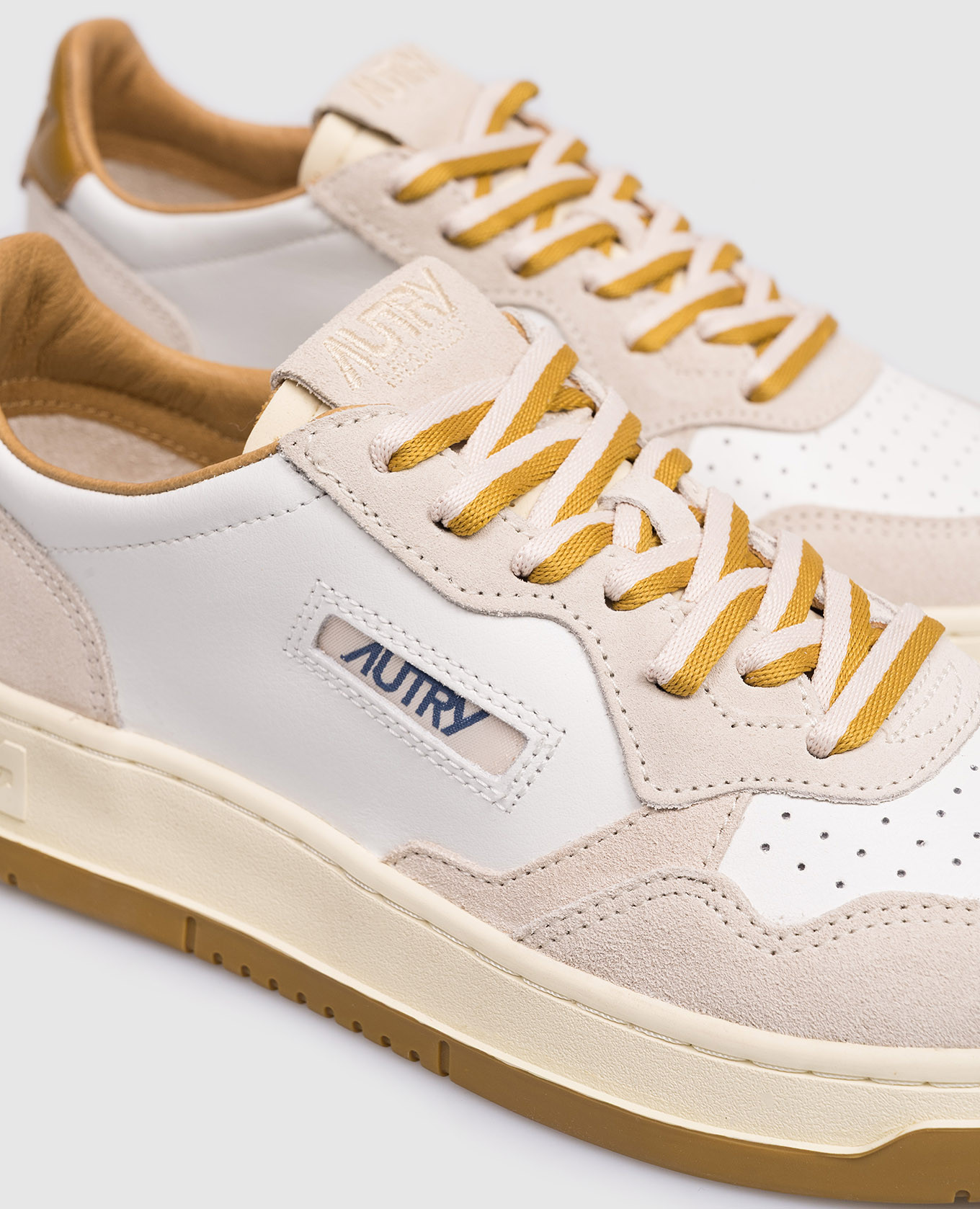 

Medalist leather sneakers with logo AUTRY, White