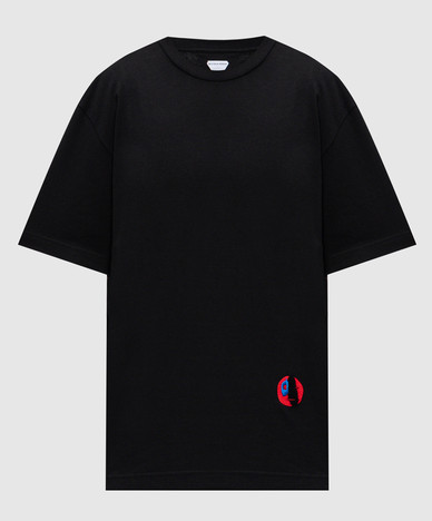 Black T-shirt with textured embroidery