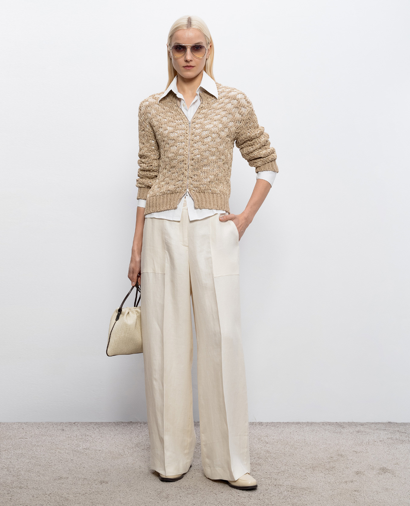 

Ivory linen pants Peserico, Beige