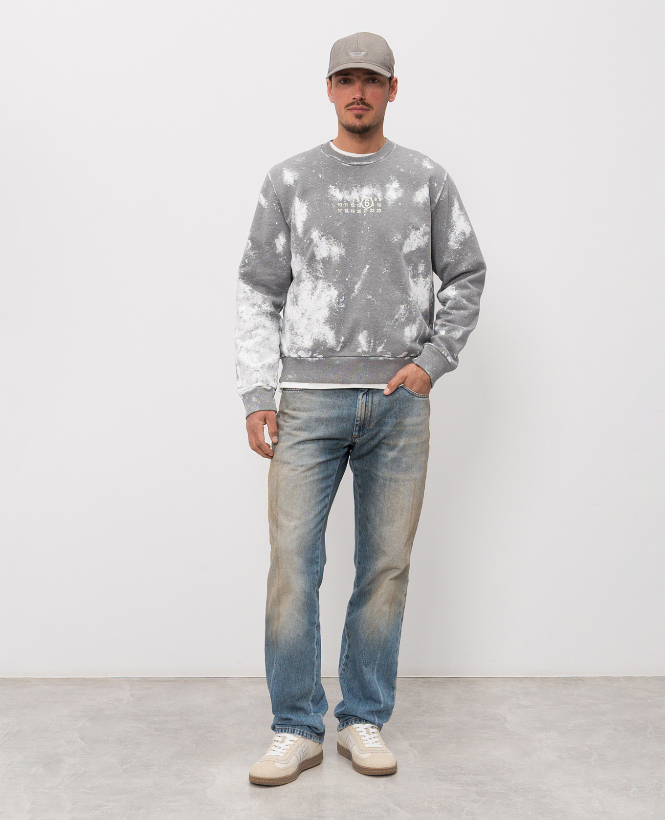 

Blue jeans with a vintage effect Maison Margiela MM6, Light blue