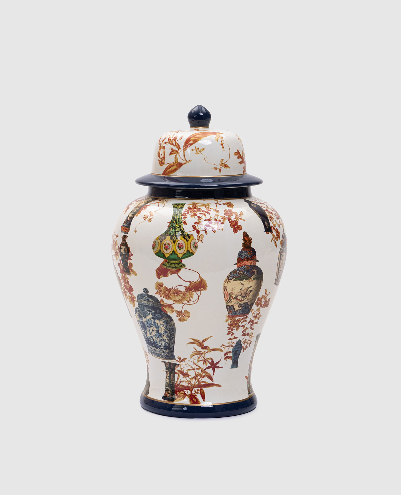 

White porcelain vase with lid Palais Royal