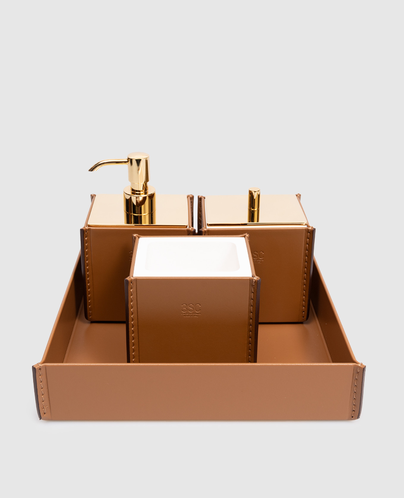 

MERIDIEN leather bathroom set with dispenser, glass, organizer and stand Treesseci, Brown