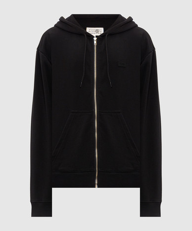 Schwarze Sportjacke mit Logo-Aufnäher