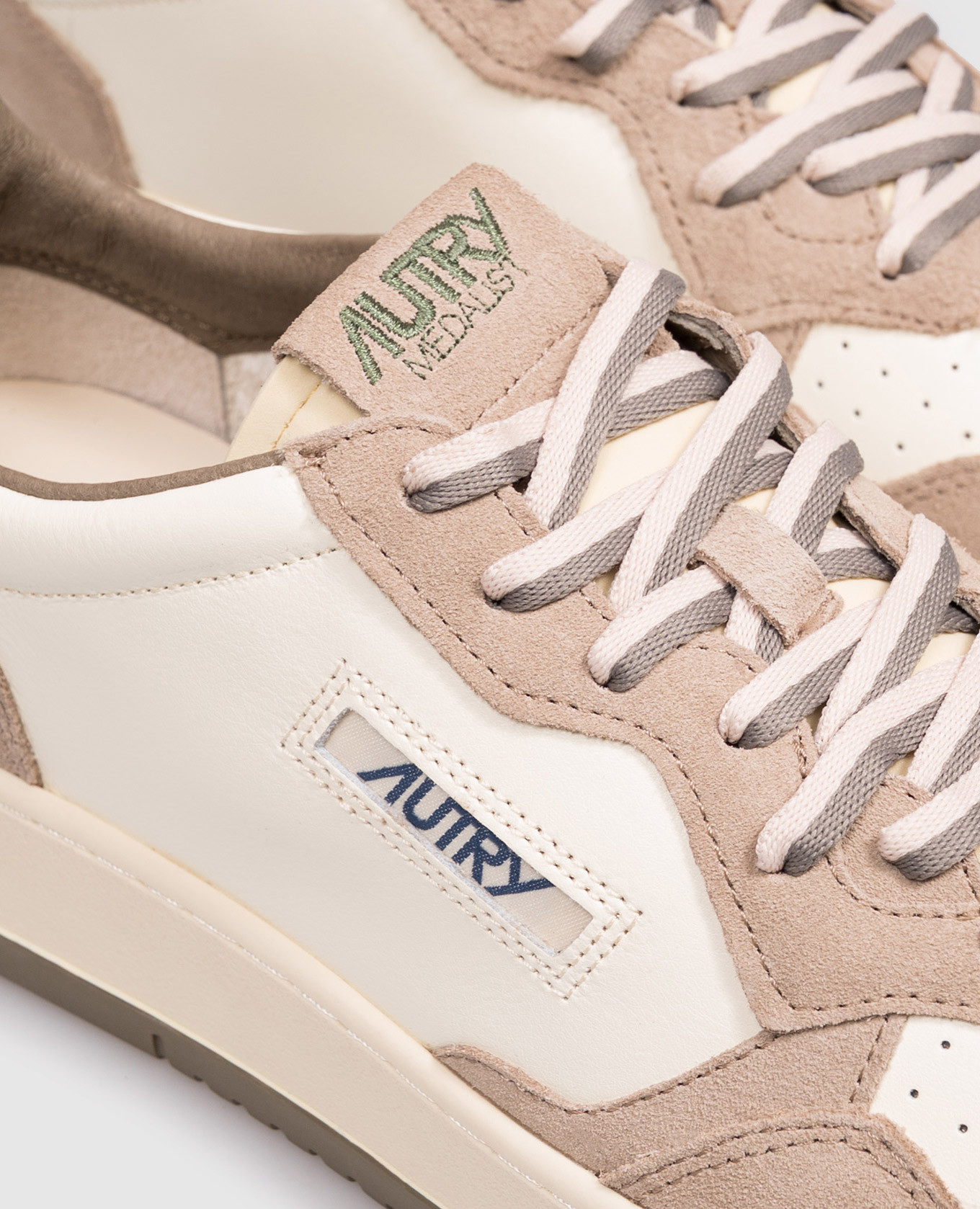 

MEDALIST ivory leather sneakers AUTRY, Beige