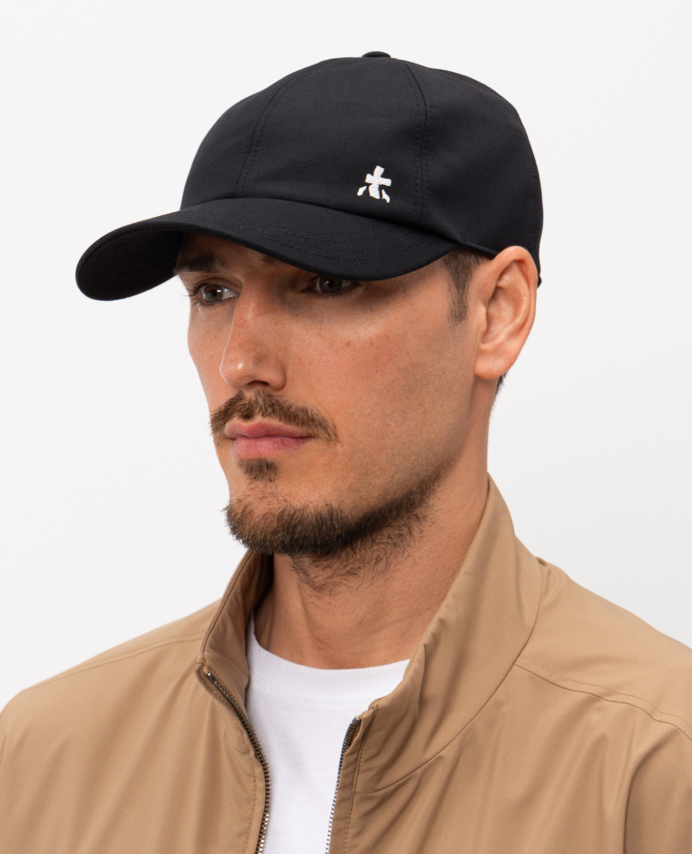 

Black cap with embroidered emblem Premiata