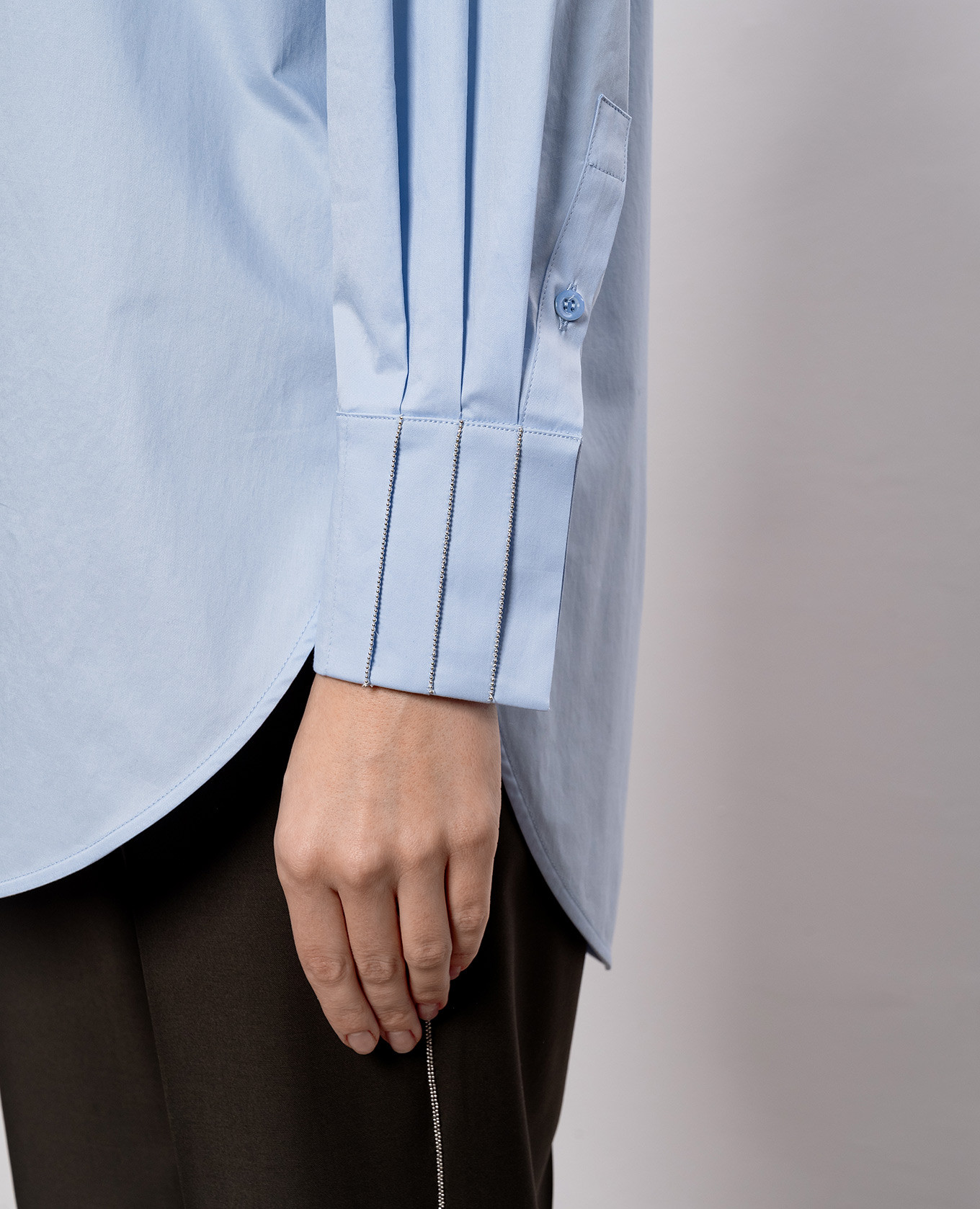 Blue shirt with a monil chain Peserico 5