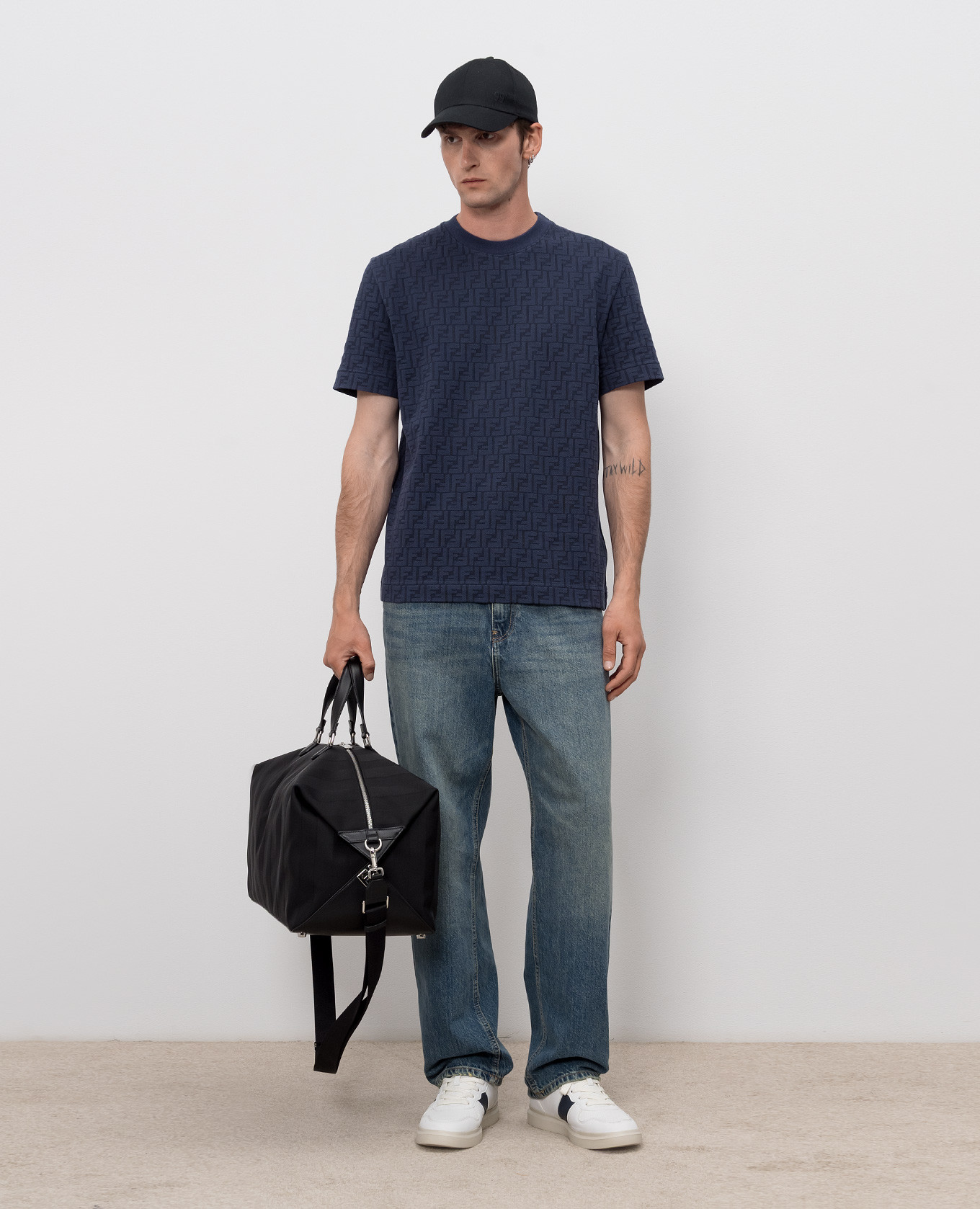 

Blue T-shirt with woven pattern Fendi