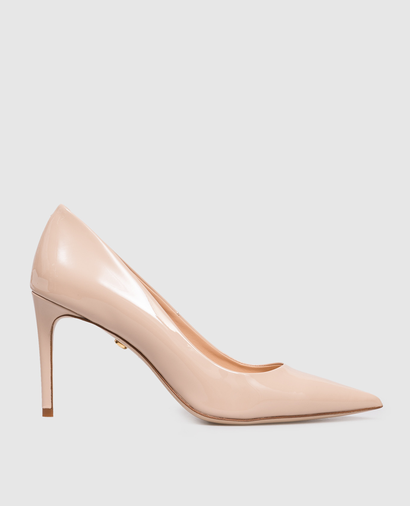 Beige patent leather shoes