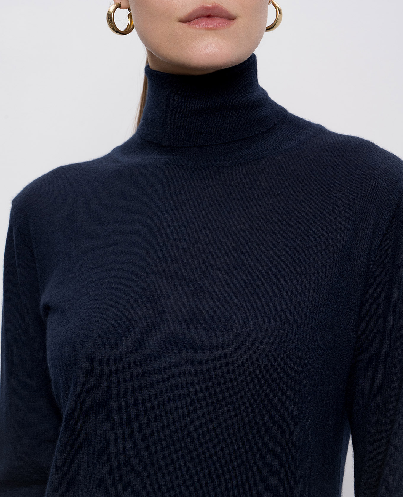 

Blue cashmere turtleneck Allude