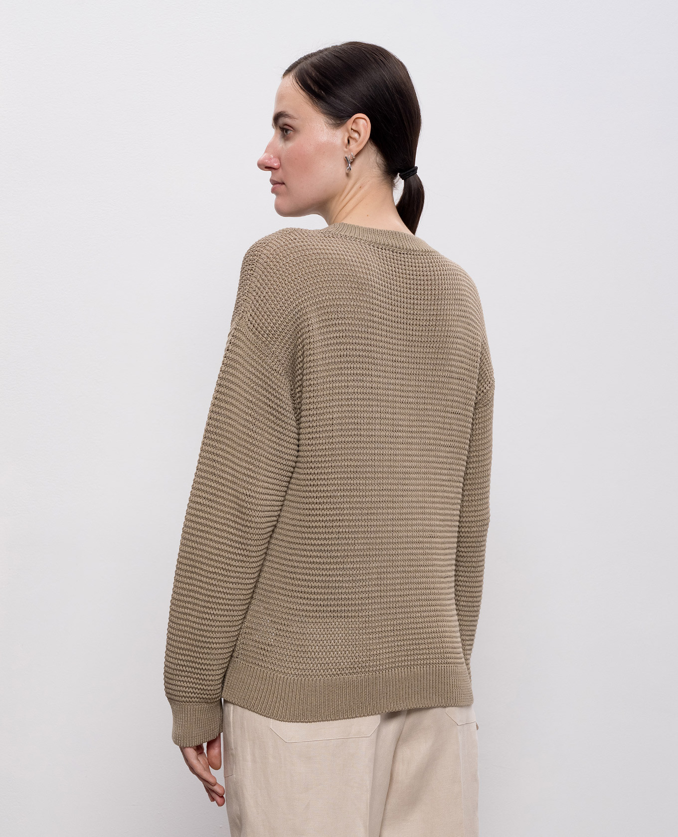 

Brown sweater with monil chain Peserico