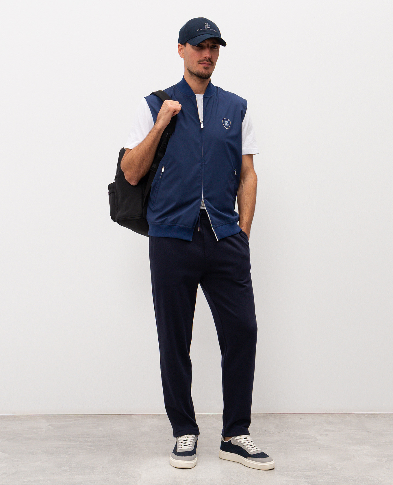 

Blue vest with emblem Brunello Cucinelli