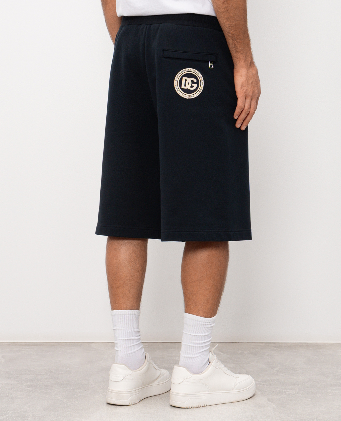 

Navy shorts with monogram logo patch Dolce&Gabbana, Blue