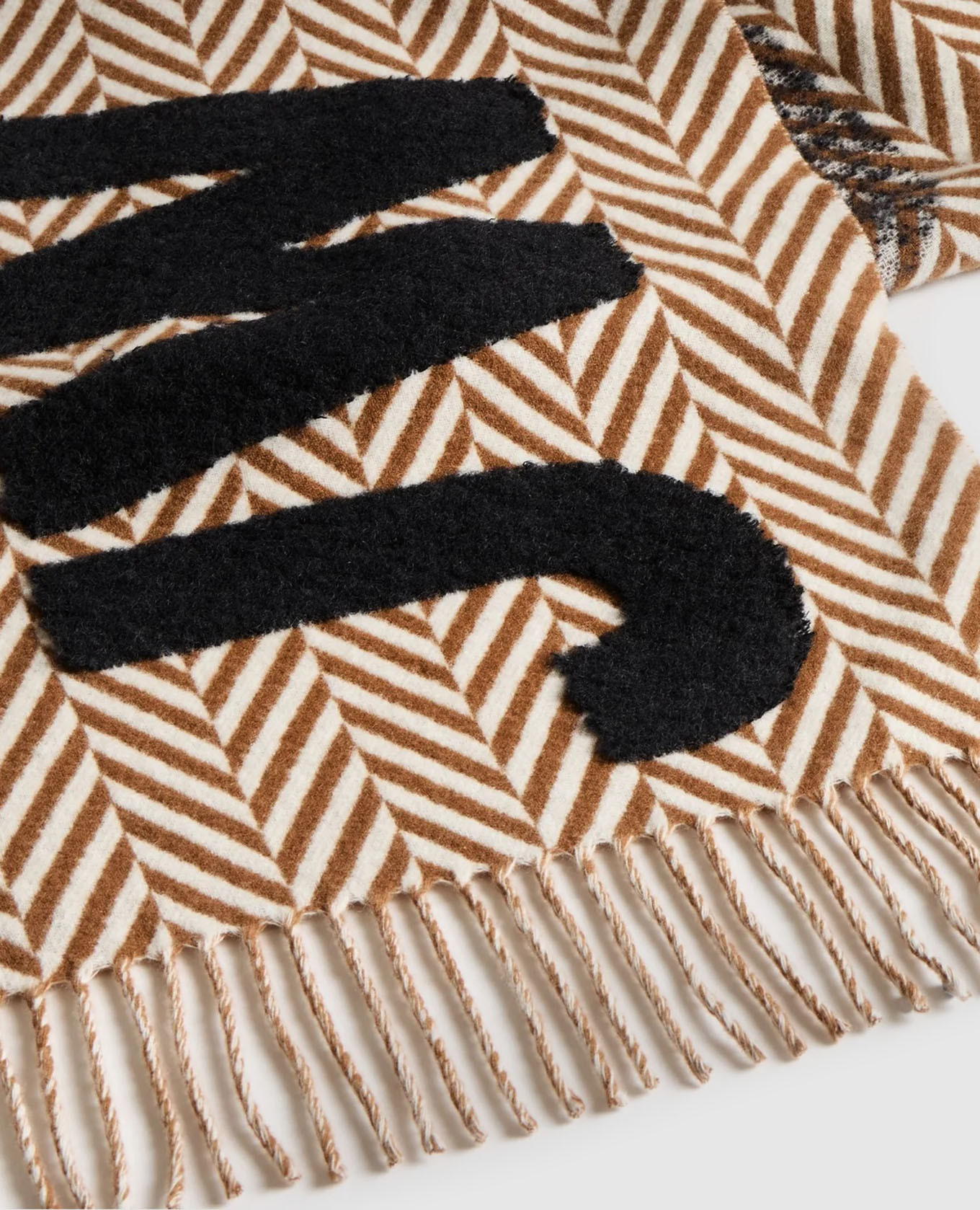 Wool scarf with logo patch JW Anderson 4