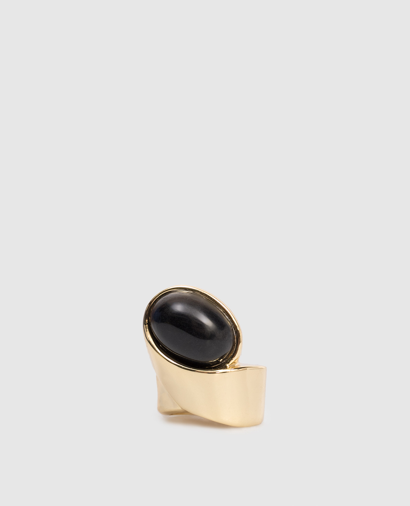 

Gold ring with black cabochon insert Reco, Golden