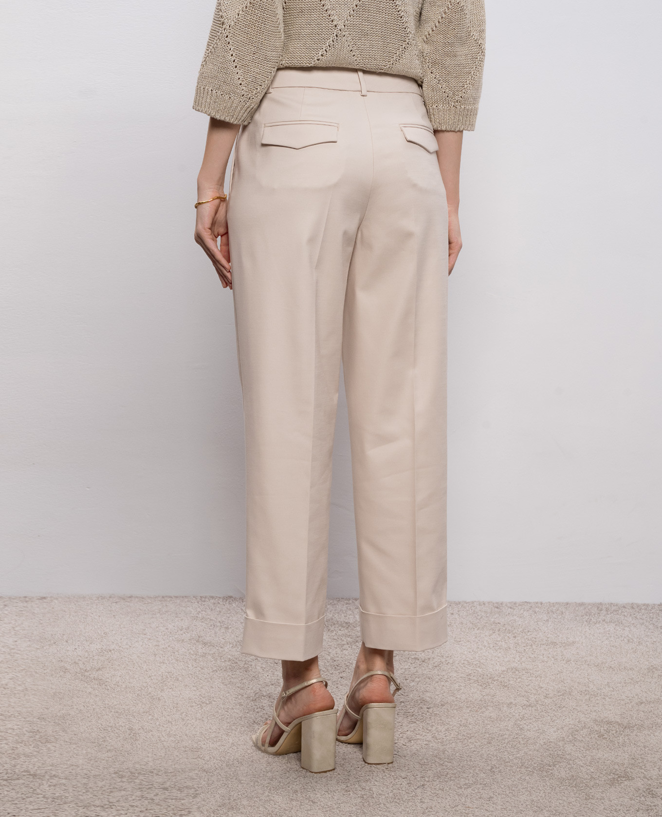 Beige pants with a monil chain Peserico 4