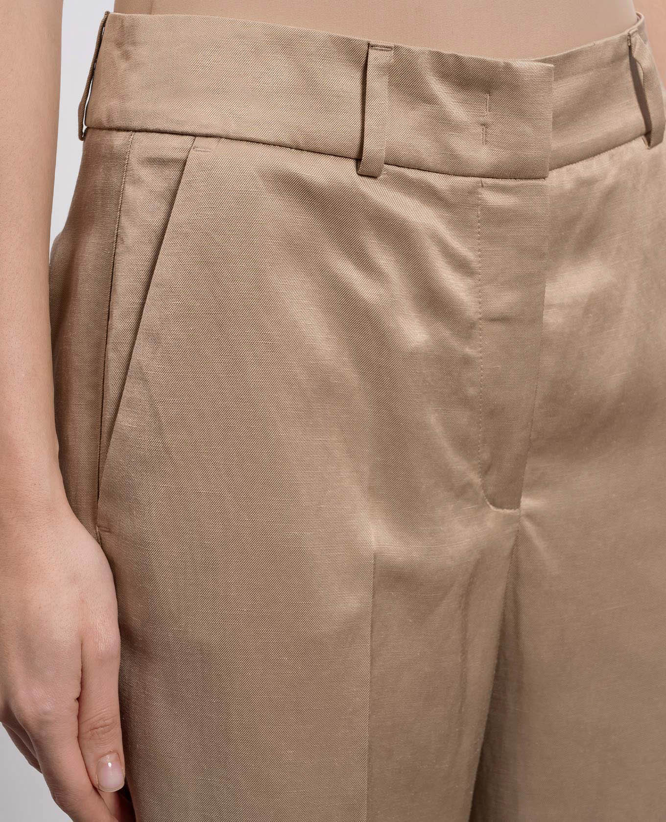

Beige linen pants Peserico