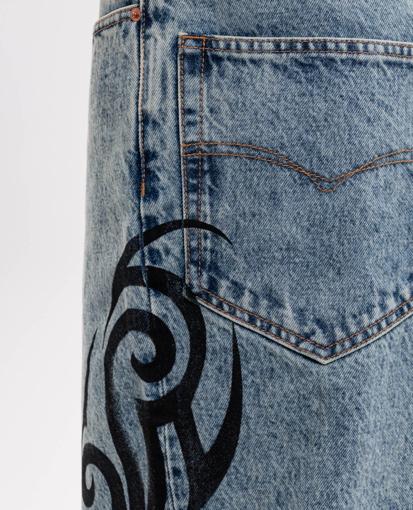 Blue jeans with print Vetements 5