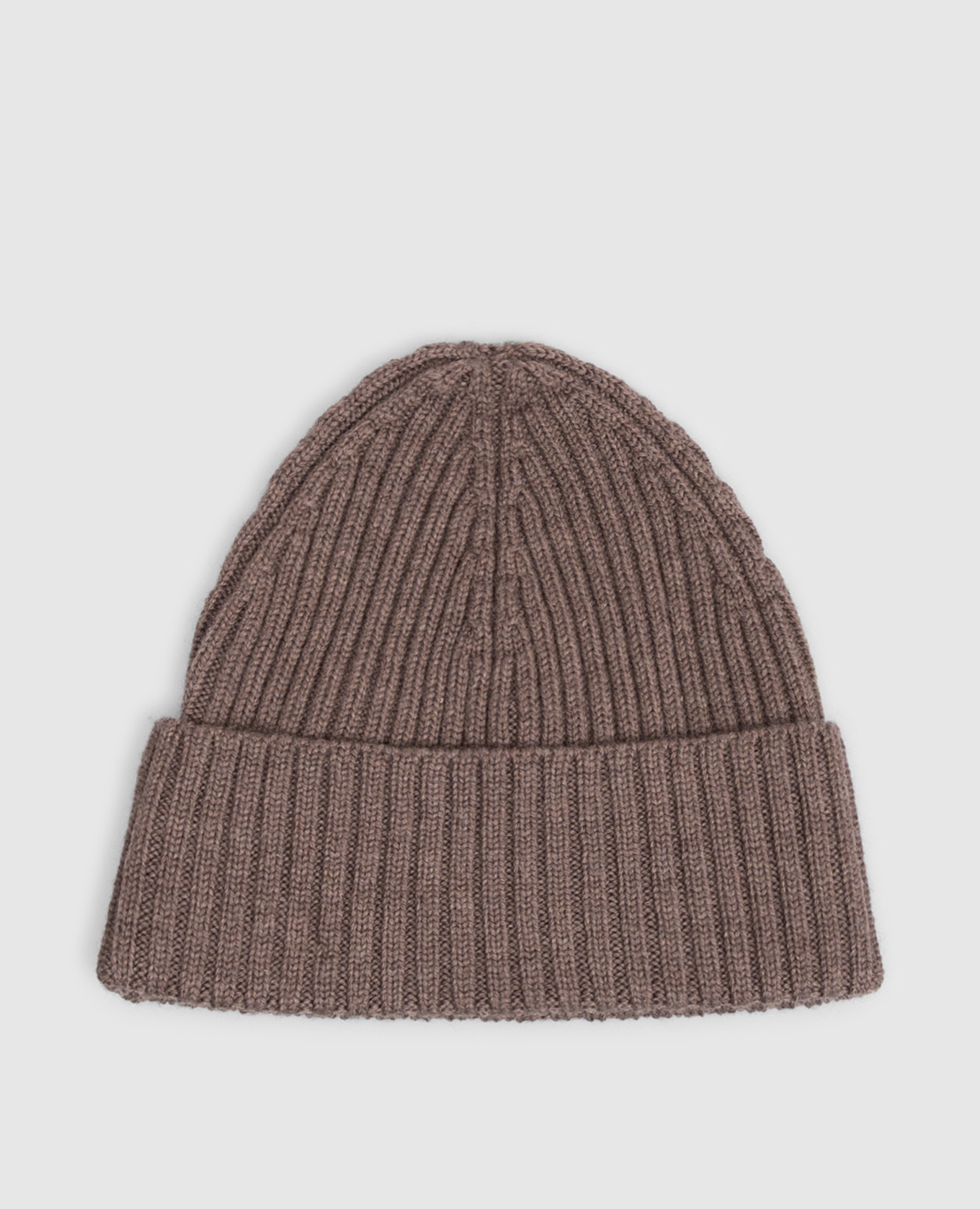 Brown hat with wool