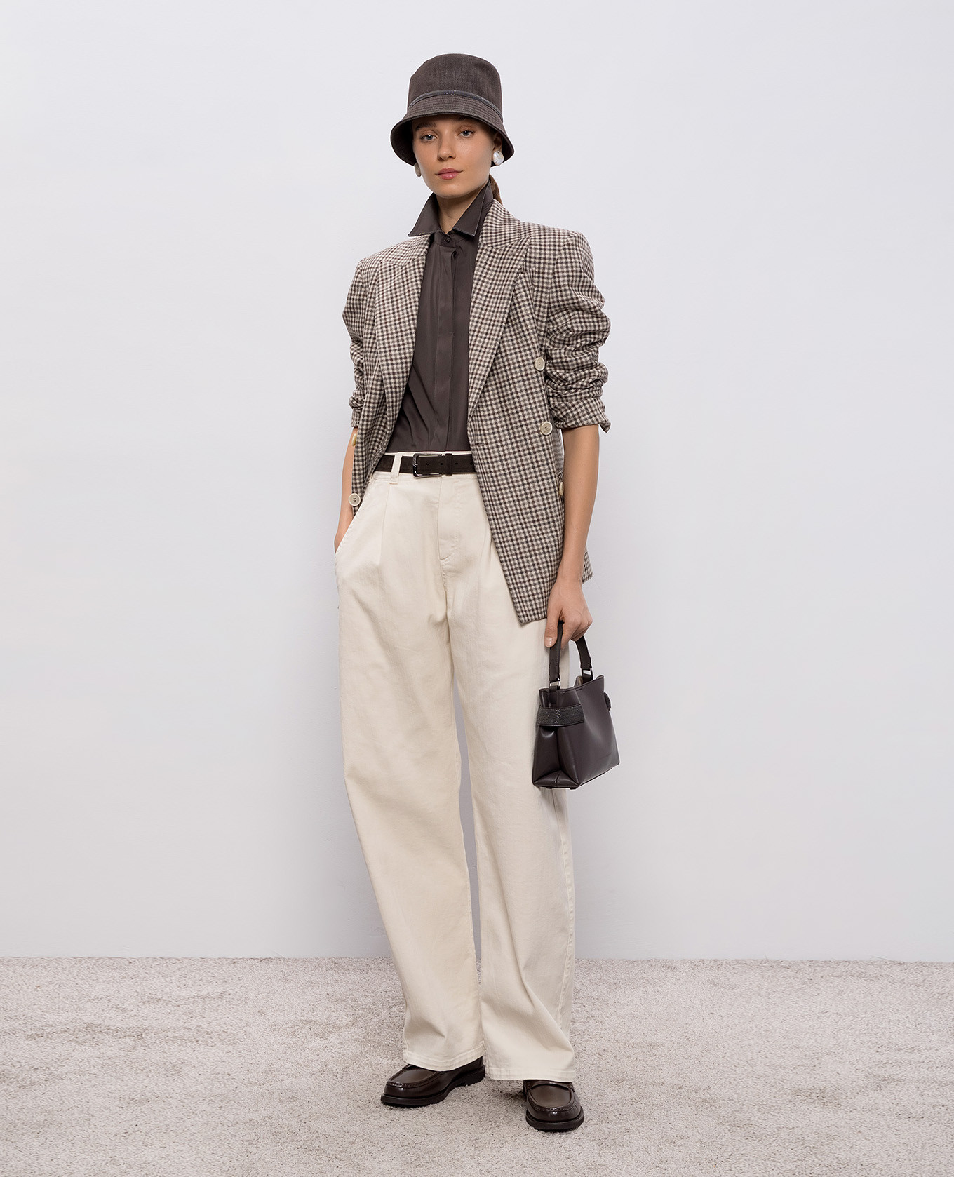 

Brown sleeveless shirt with monil chain Brunello Cucinelli