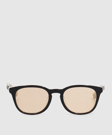 Black sunglasses with logo engraving