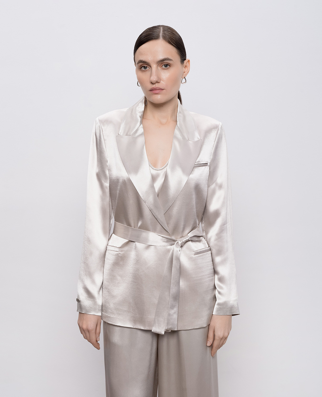 

Beige double-breasted jacket with belt Peserico