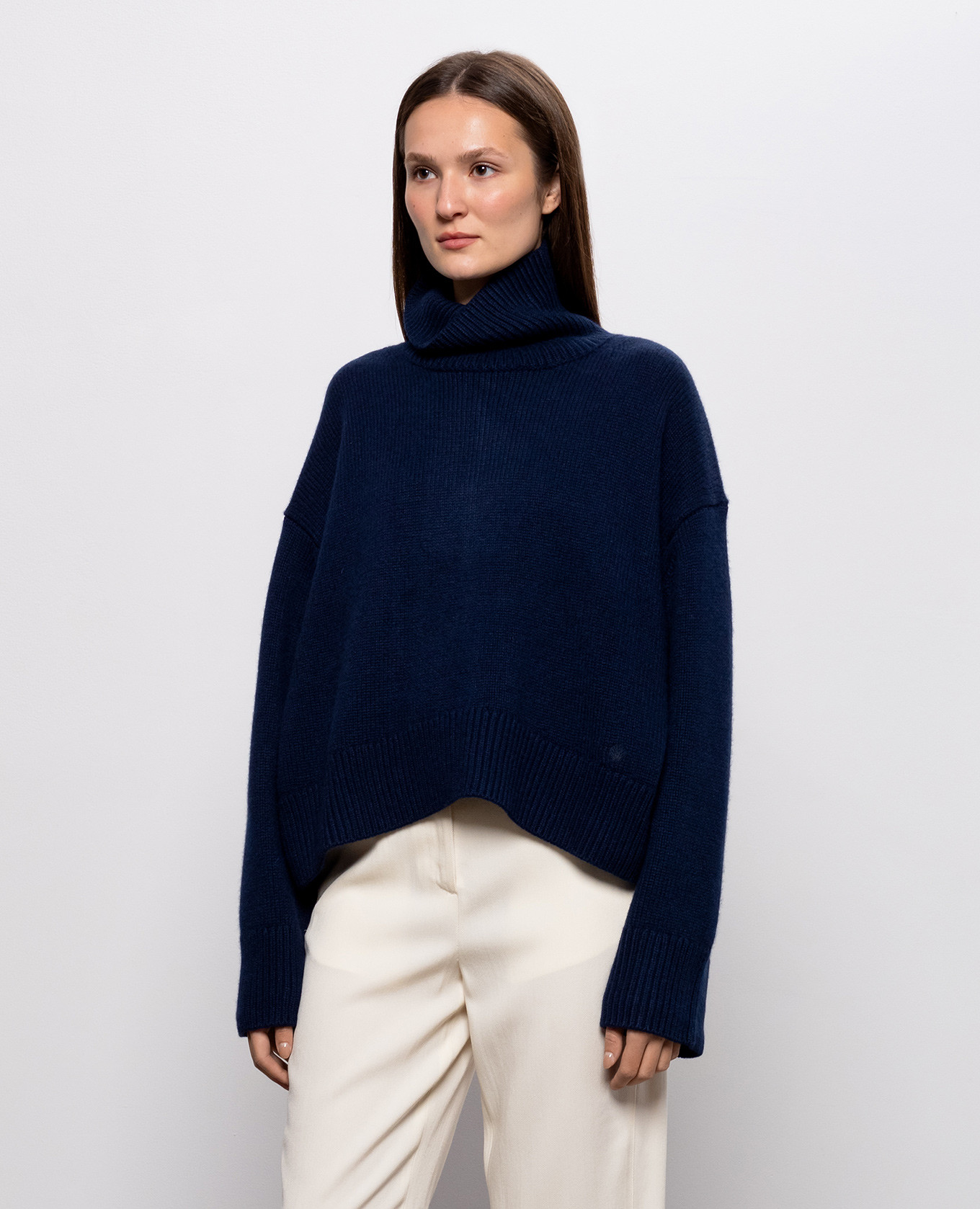Blue JONAH cashmere sweater Loulou de Saison 3