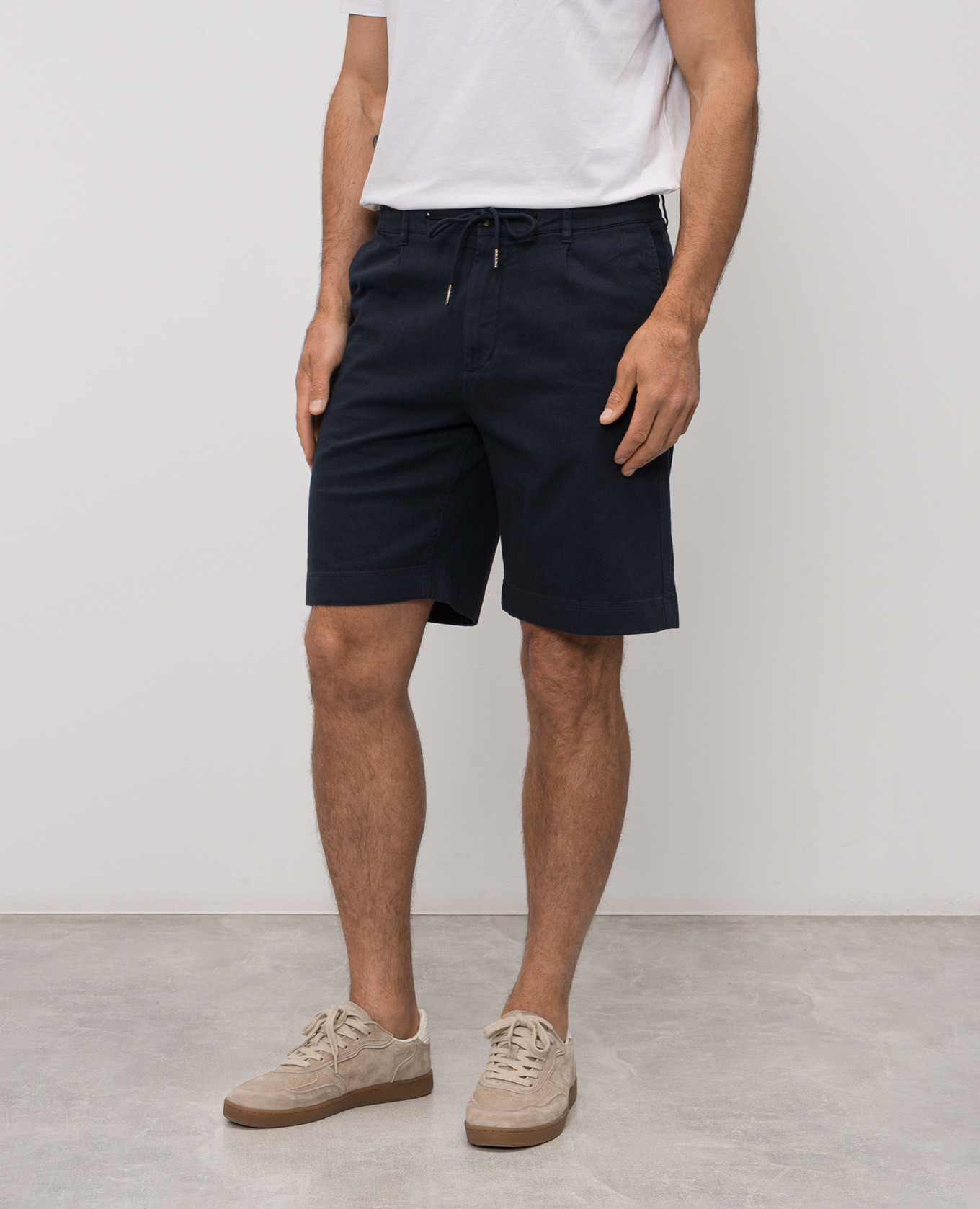 

Blue linen shorts Woolrich