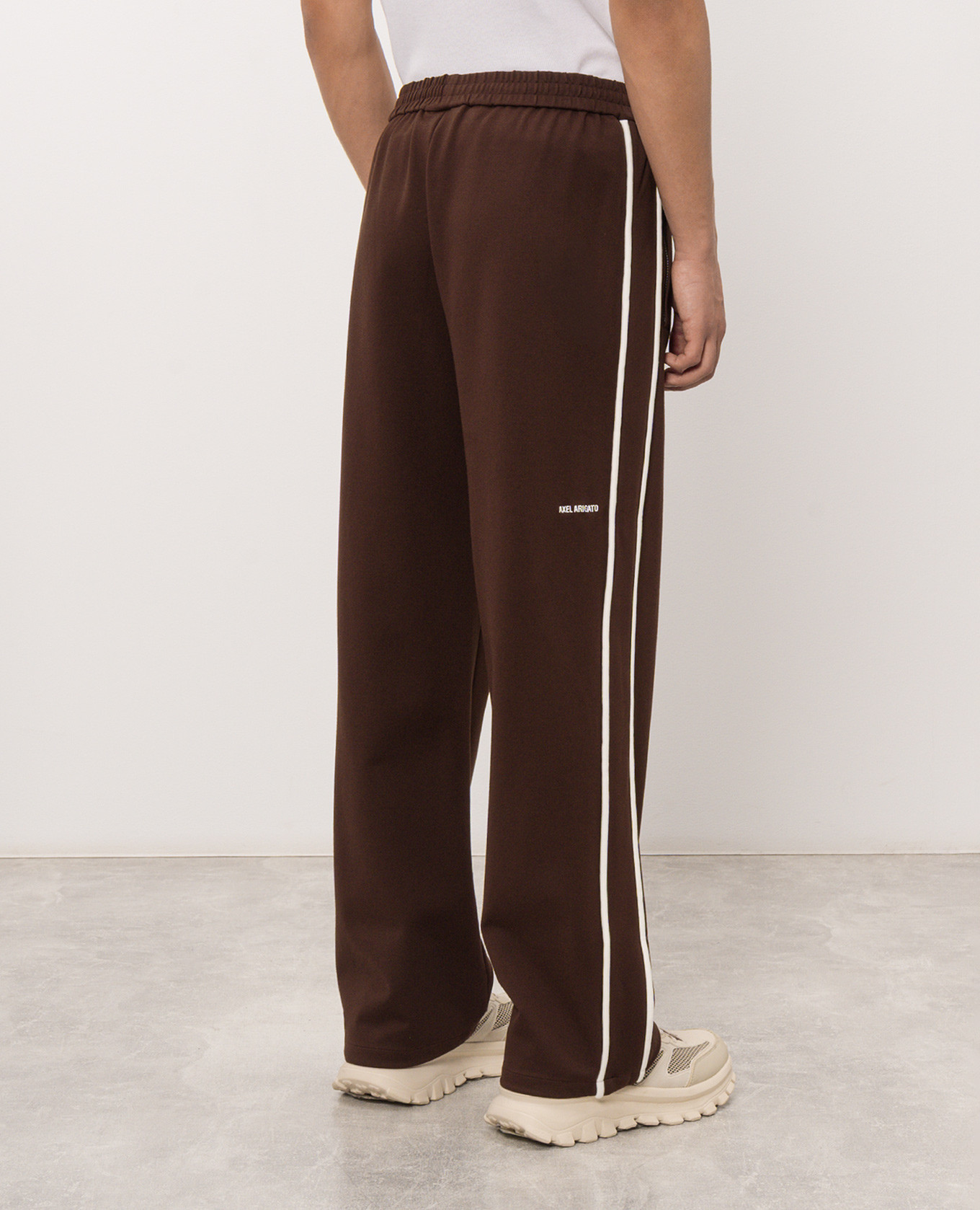 Brown Curb Sweatpants Axel Arigato 4