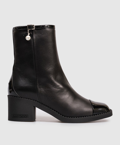Jimmy Choo