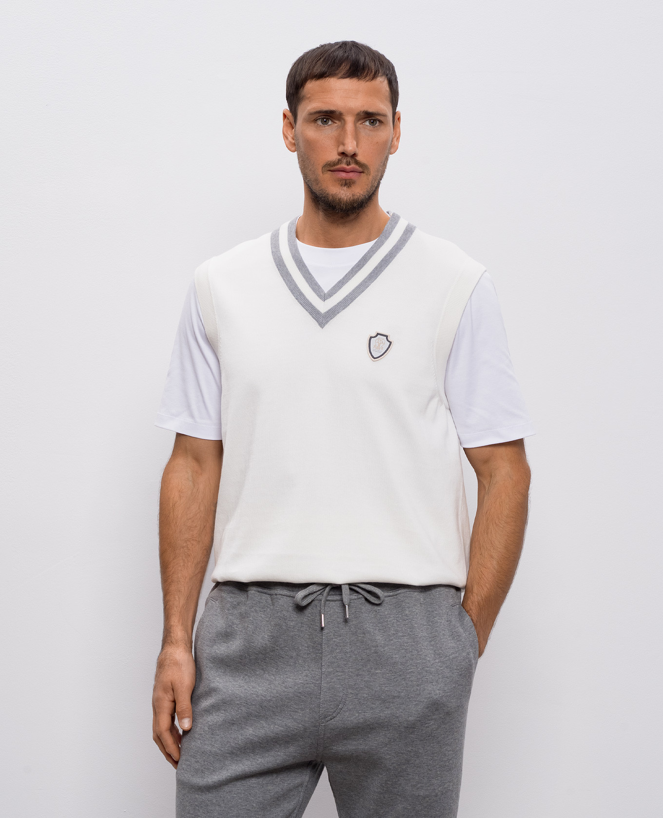 

White vest with emblem patch Brunello Cucinelli