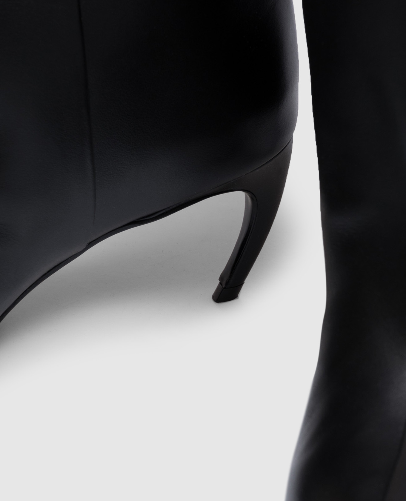 Black leather boots Lea The Attico 5