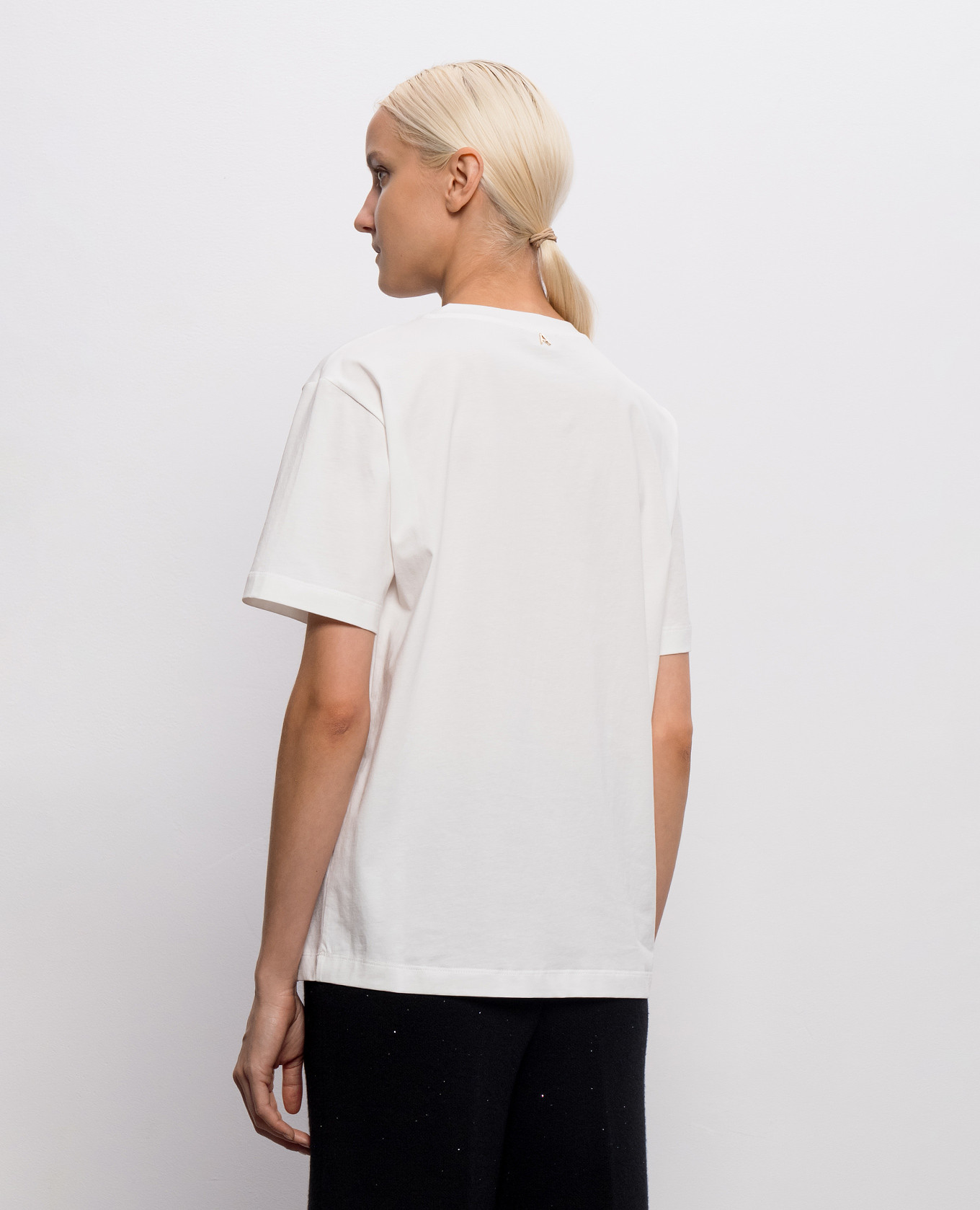 White T-shirt with chains Twinset 4