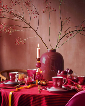 Pip Studio Red Stripes tablecloth with logo 51035088