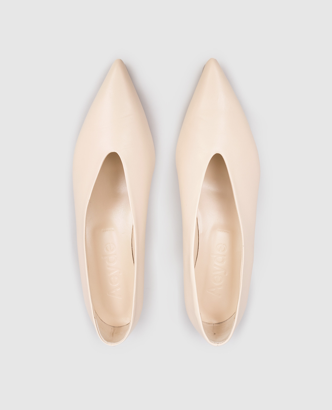 

Beige leather shoes Clara Aeyde