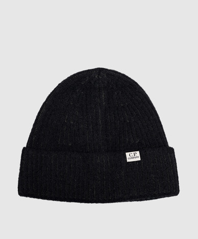 Black ribbed hat