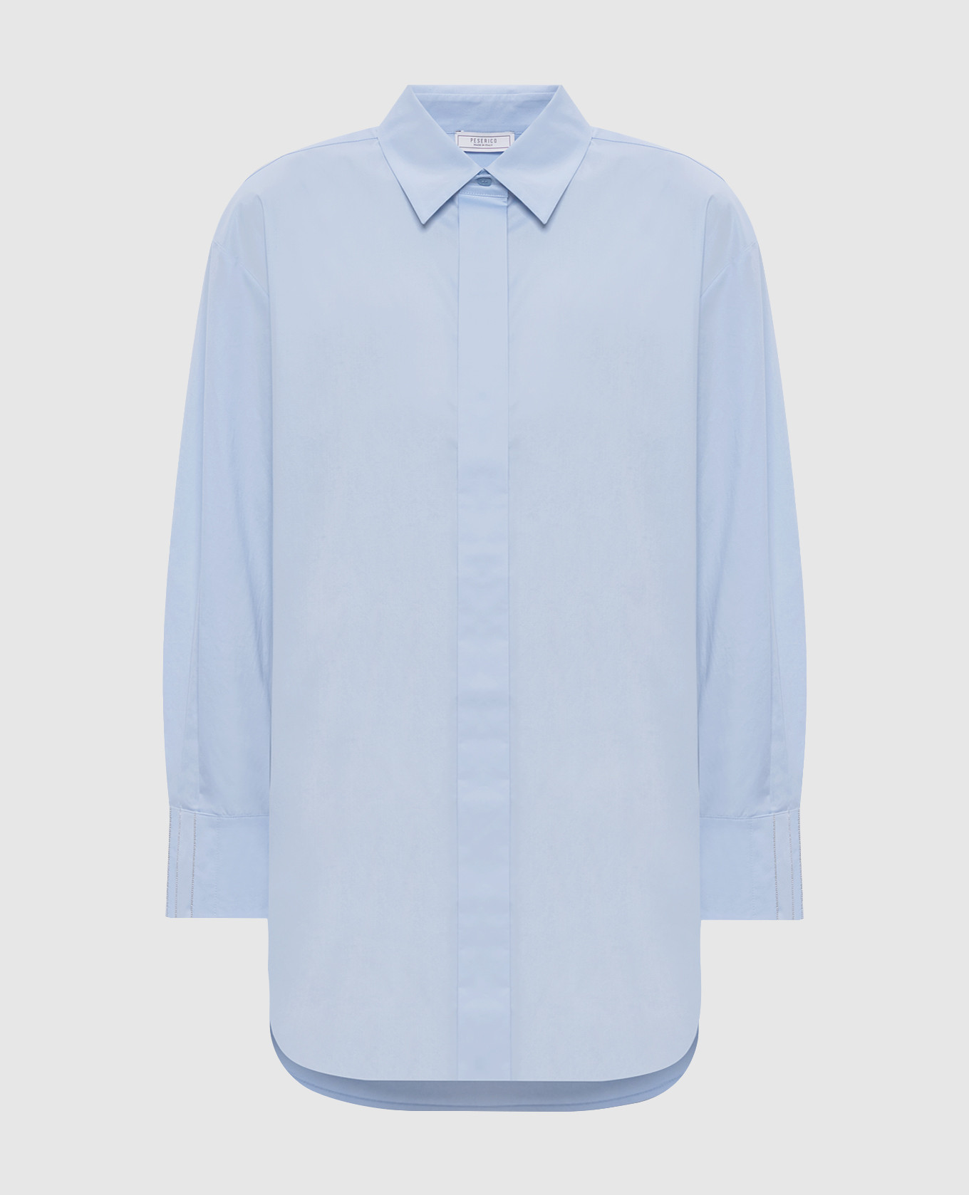Blue shirt with a monil chain