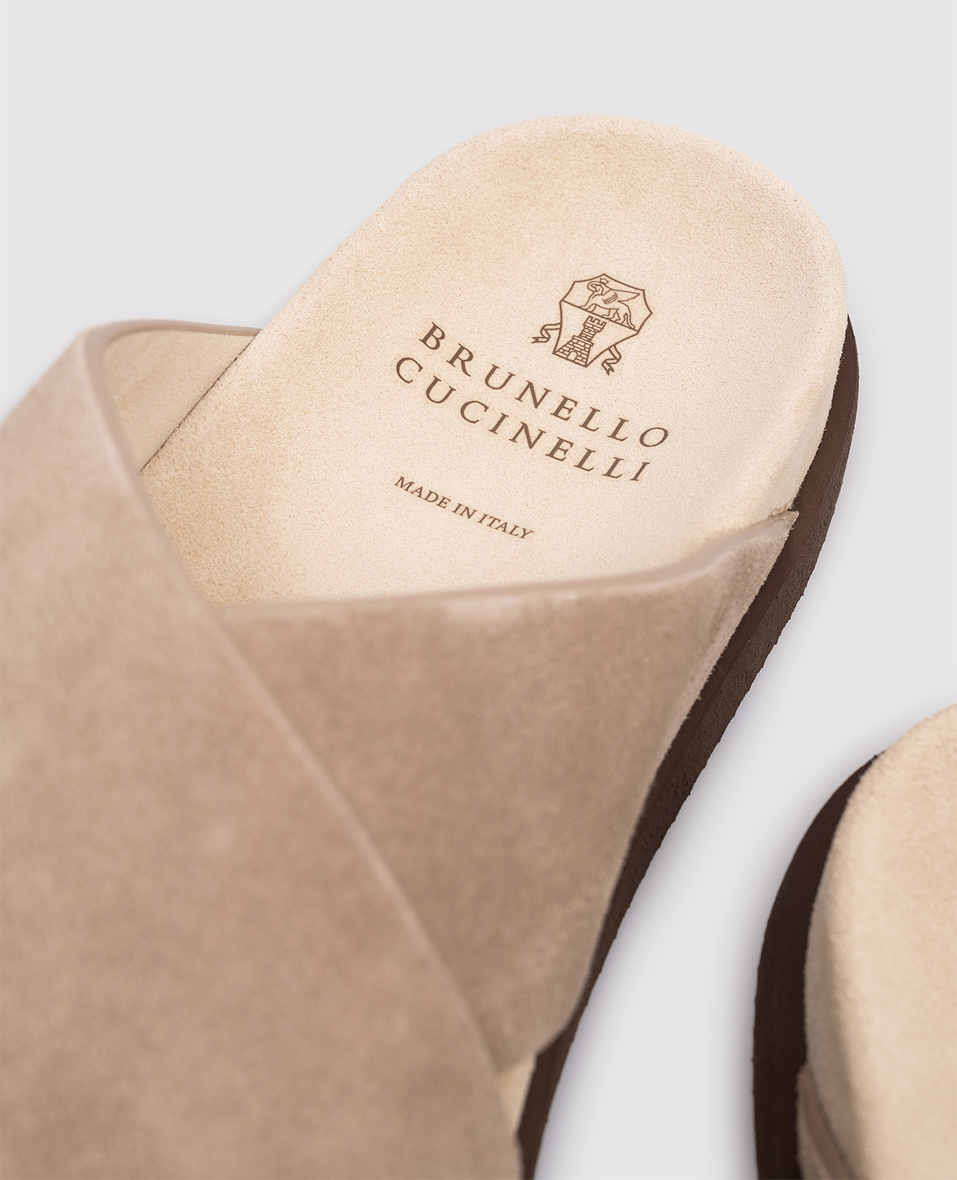 

Beige suede flip-flops Brunello Cucinelli