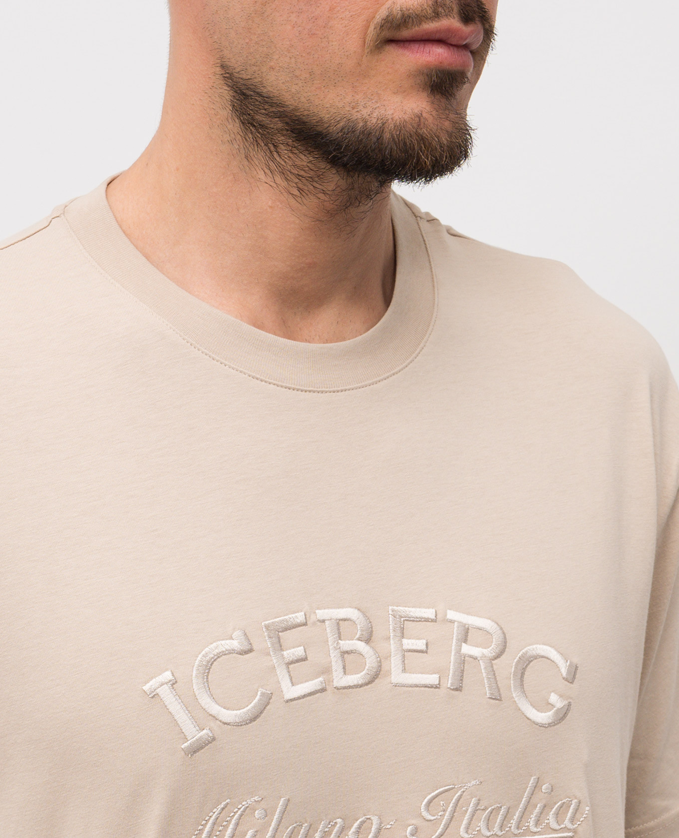 

Beige T-shirt with logo embroidery Iceberg