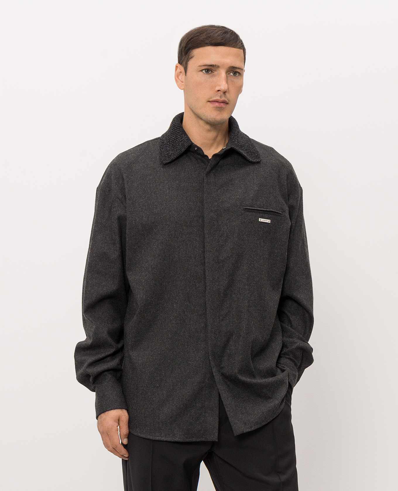 Gray shirt with wool Iceberg 3