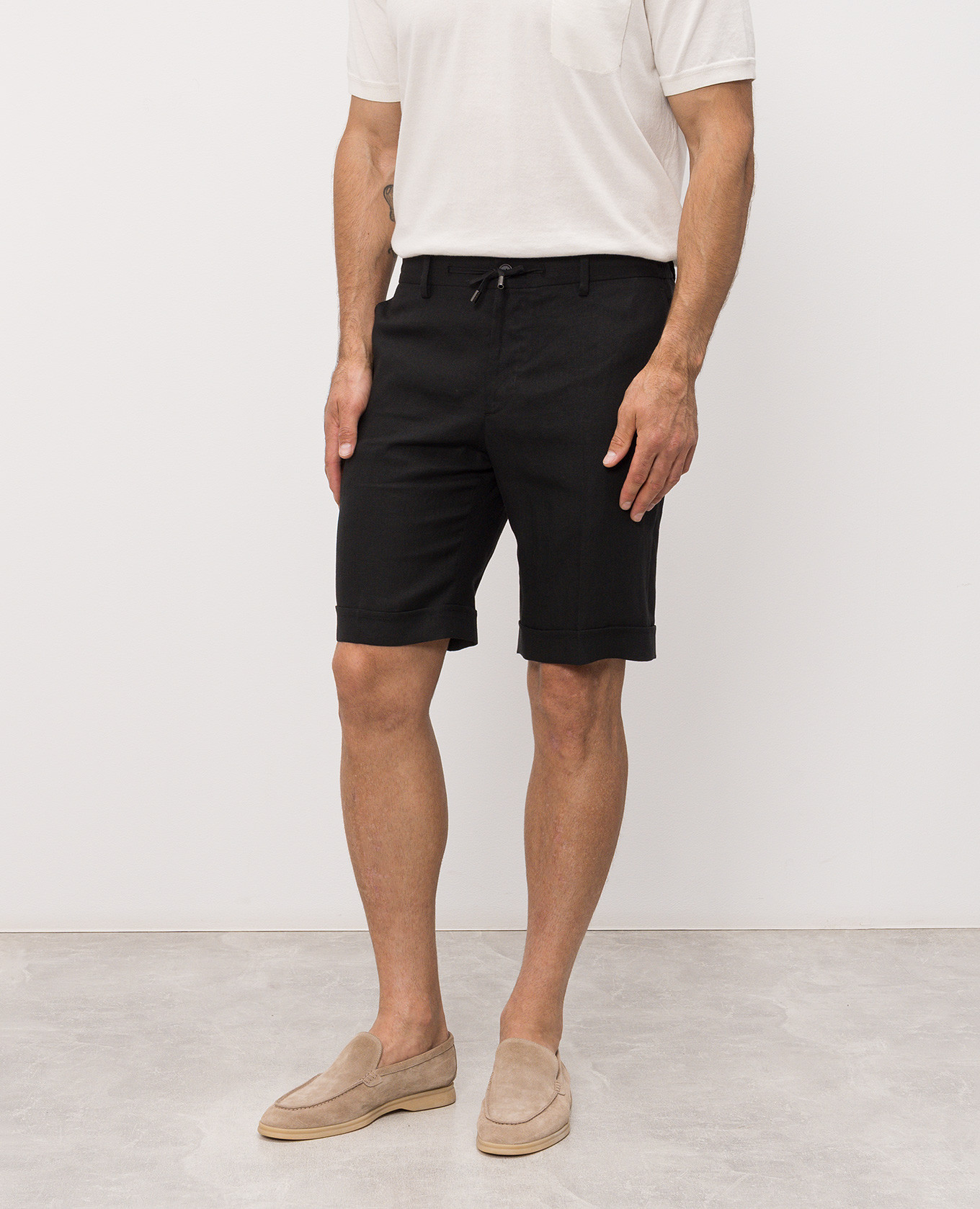 

Black linen shorts with embroidery Stefano Ricci
