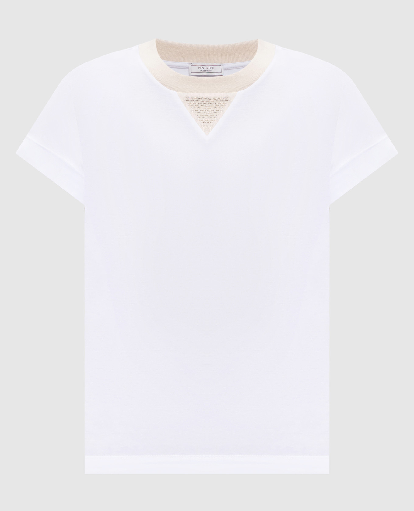 White T-shirt with a monil chain