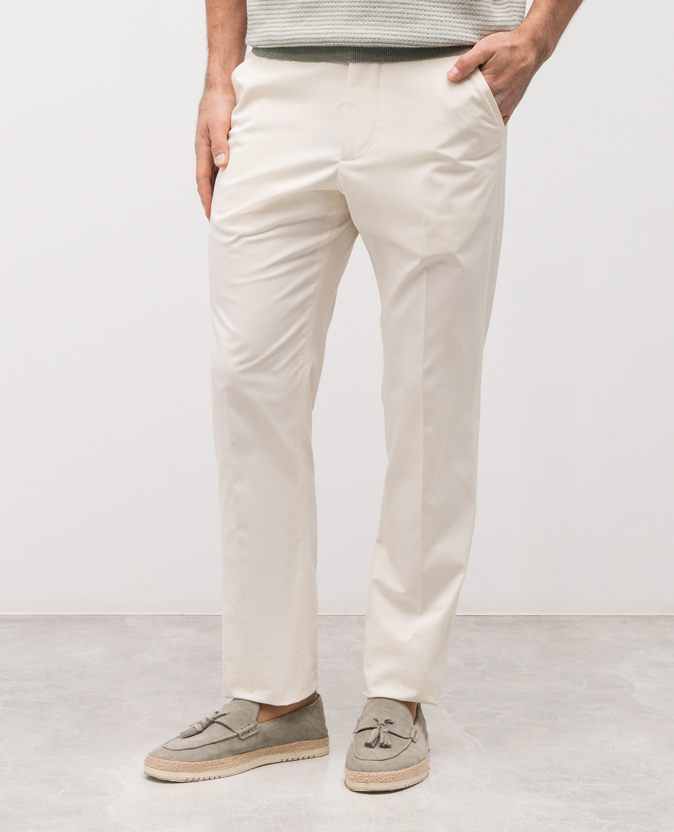 White pants with emblem Brett Johnson 3