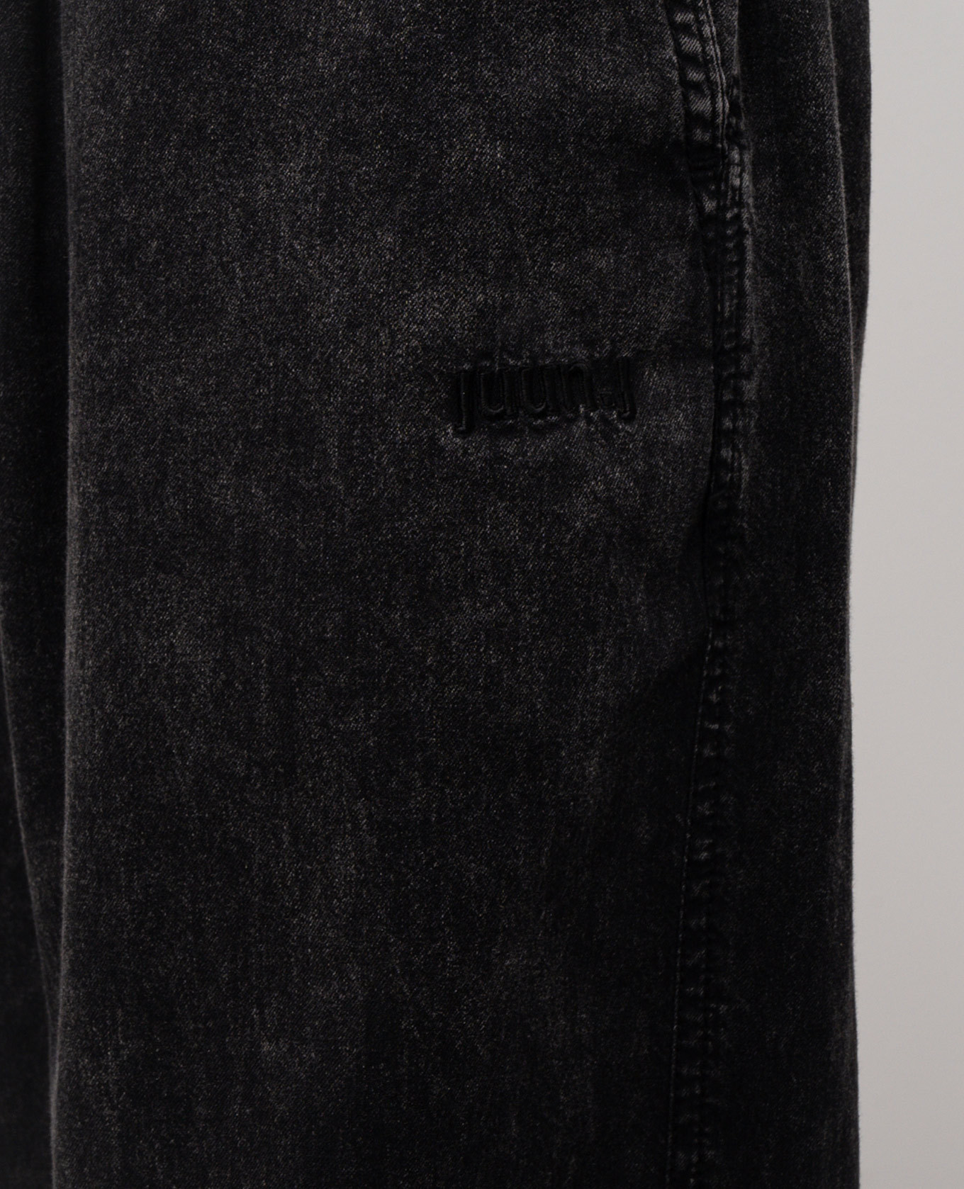 

Grey jeans with logo patch Juun.j