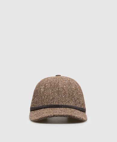 Brown cap with wool